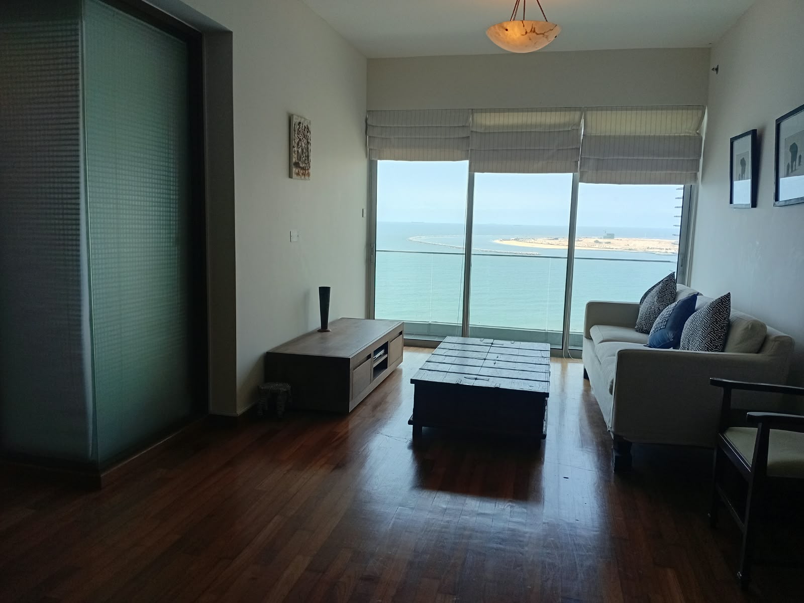 2 Bedroom Sea View Apartment for Sale in Colombo 03 at Colombo 03